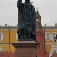 Памятник патриарху Гермогену (Ермогену)