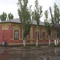 Бердянск. Ул. Дзержинского, 1.