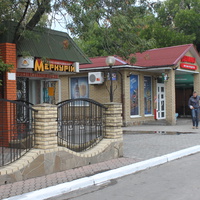 Бердянск. Торговые ряды возле автовокзала.