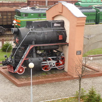 Памятник паровозу