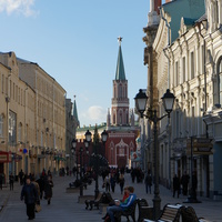 Никольская улица, вид на Кремль, на Никольскую башню
