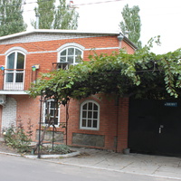 Бердянск. Ул. Толстого, 1.