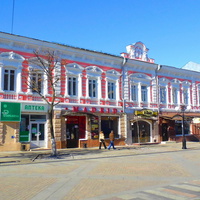 г. Пенза, «дом Карповых»,богатейший лесопромышленник А.Ф. Карпов, владел лесопильными заводами в Пензенской, Симбирской и Нижегородской губерниях.ул.Московская,60.