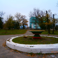 Фонтан у парку