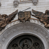 Ангелы с церковными хоругвями