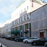 Бывшее Пантелеевское подворье, Казанское подворье (справа)