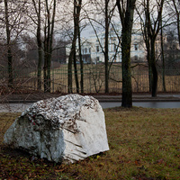 Памятный камень