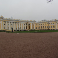 Александровский  дворец