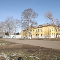 Улица Школьная. Вид на школу №24.