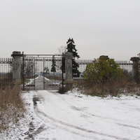 Усадьба Демидовых, ворота