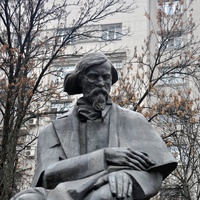 Памятник Николаю Гавриловичу Чернышевскому