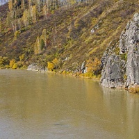 Река Мундыбаш. Вода высокая и мутная.