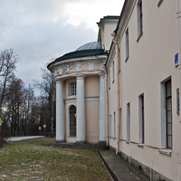 На улице Садовой