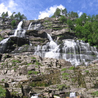 Ступенчатый водопад Твиндефоссен
