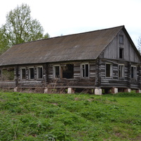 Заброшенное здание Леонтьевской основной школы
