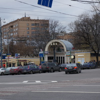 Наземный вестибюль станции метро «Кропоткинская»