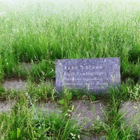 Мельники,могила Вані Рясного і Колі Калініченко розстріляних фашистами .