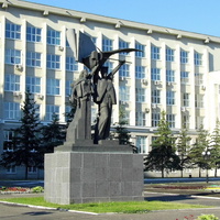 г. Пенза, монумент «Слава Советской Конституции» пл.Маршала Жукова.