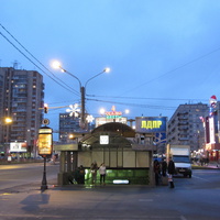 Ленинский проспект, вход в метро