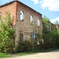 Усадьба ротмистра И.К. Голынского известна с 1780-х гг. В XX веке в этом здании располагалась школа