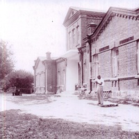 Здание школы 1939 г. (бывшая усадьба ротмистра И.К. Голынского)