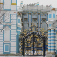 Ворота дворца, Садовая улица