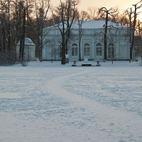 "Зал на острову"