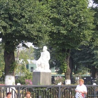 Памятник на ЖД станции