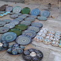 Керамические изделия бухарских мастеров.