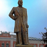 Памятник барону А.Ребиндеру в городе Шебекино