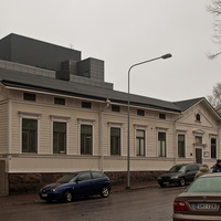 Здание театра на улице Папинкату