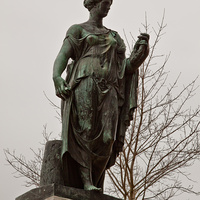 Статуя Флоры перед Камероновой галереей