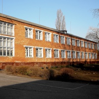 Здание школы в селе Красное