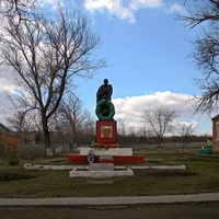 Памятник на братской могиле в селе  Середа