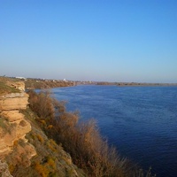 Скалистый берег у села Львово