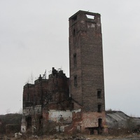Руины известкового завода на окраине Извары, другой ракурс