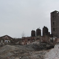 Руины известкового завода на окраине Извары