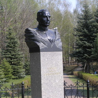 Памятник Мусе Гарееву