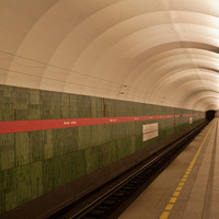 Станция метро "Лесная"