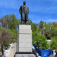 Ростов-набережная. памятник Горькому