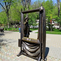 Ростов-набережная. Скульптурная композиция "Художник"