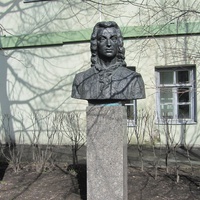 Памятник А. Кантемиру Подарок Молдовы