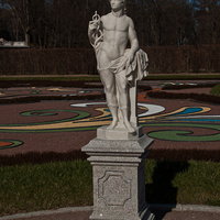 Статуя Меркурия в Нижнем парке
