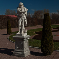 Статуя "Зима" в Нижнем парке