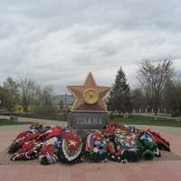 Памятник Слава Героям, другой ракурс