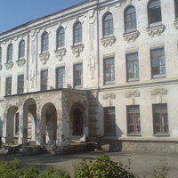 Здание Никольск-Уссурийского реального училища (бывший 3-й интернат на Горького 20)