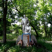 Памятник на братской могиле в селе Амонь