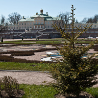 Вид на Большой Меншиковский дворец