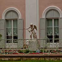 Статуя "Амур с луком"