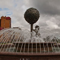Фонтан в парке 300-летия Ломоносова